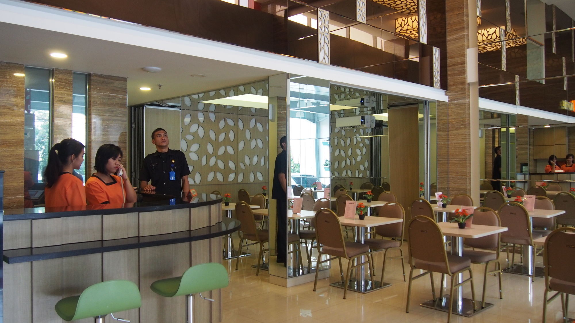 G7 Hotel Jakarta Buitenkant foto